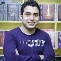 صورة المؤلف عمرو عبد الحميد